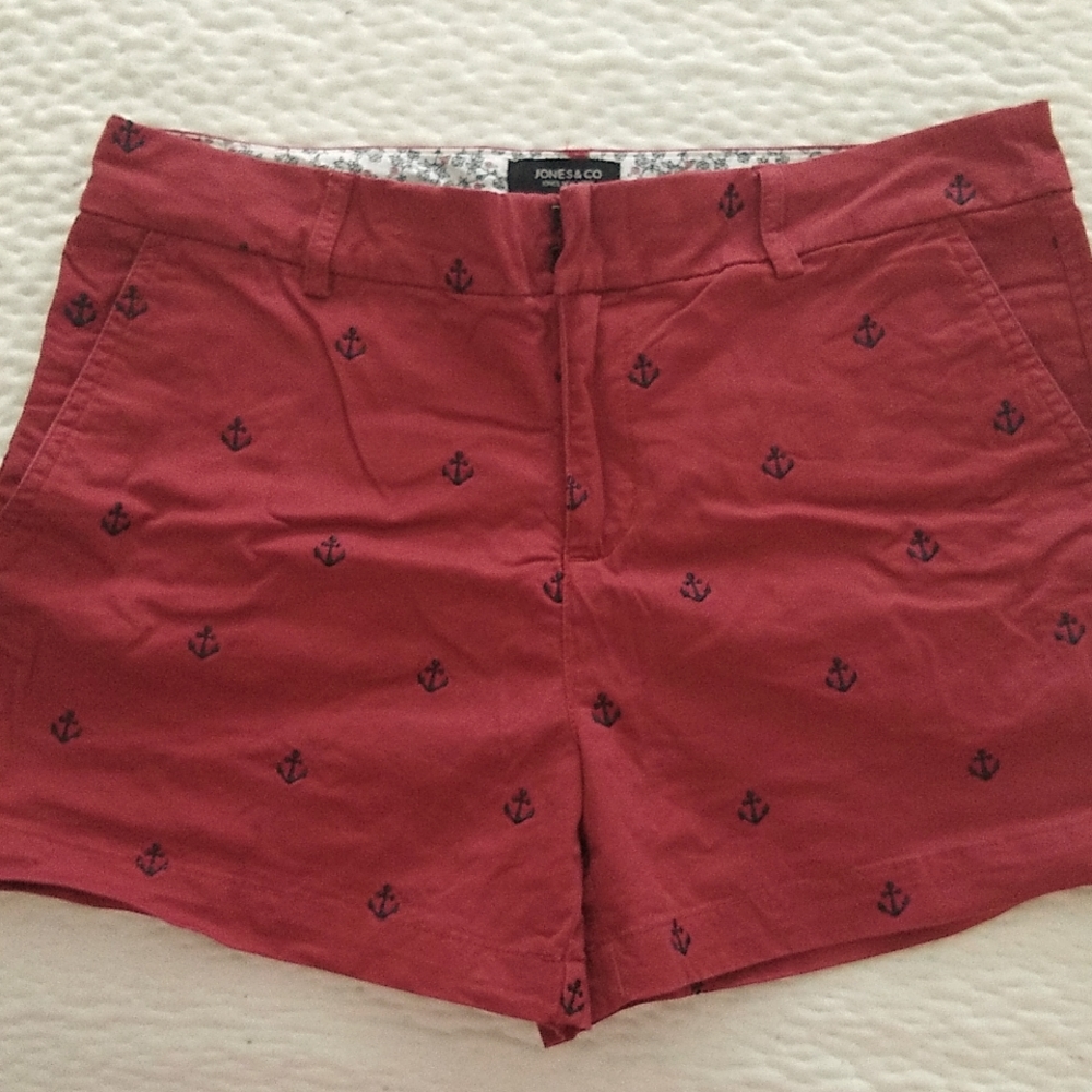Jones & Co, size 8 shorts, red with anchors